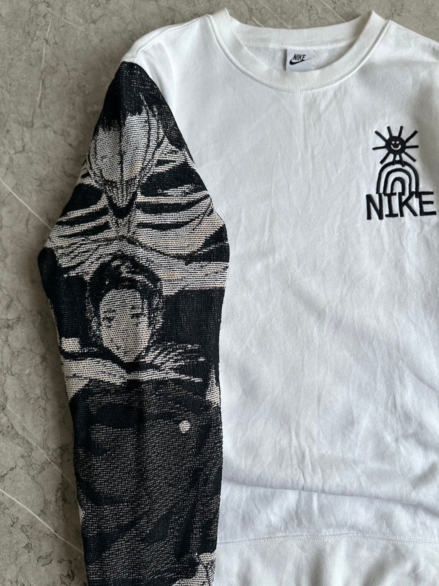 Yuta Reworked Sweater M